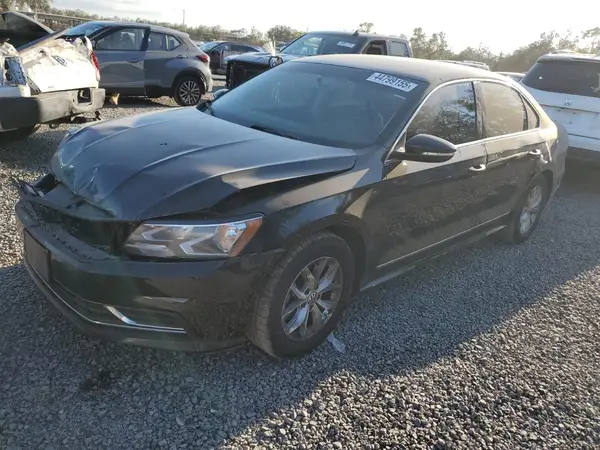 1VWAT7A32HC064903 2017 VOLKSWAGEN PASSAT - Image 1