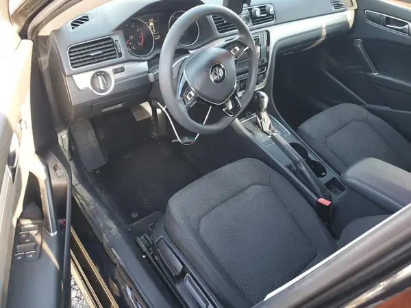 1VWAT7A32HC064903 2017 VOLKSWAGEN PASSAT - Image 8
