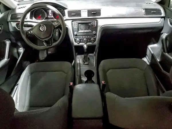 1VWAT7A32HC065551 2017 VOLKSWAGEN PASSAT - Image 8