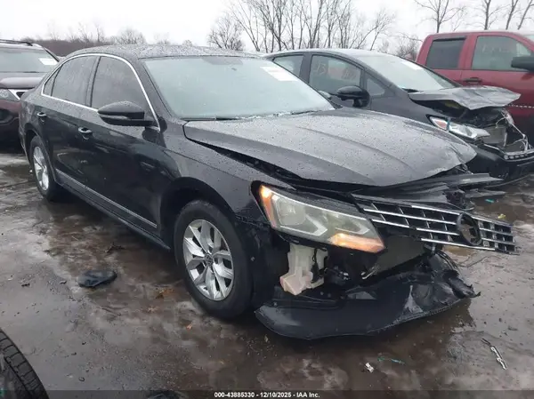 1VWAT7A32HC072189 2017 VOLKSWAGEN PASSAT - Image 1