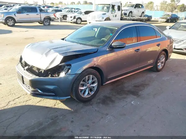 1VWAT7A32HC079966 2017 VOLKSWAGEN PASSAT - Image 2