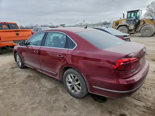 1VWAT7A32HC081944 2017 VOLKSWAGEN PASSAT - Image 2