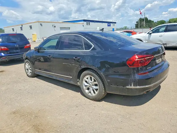 1VWAT7A32HC083788 2017 VOLKSWAGEN PASSAT - Image 2