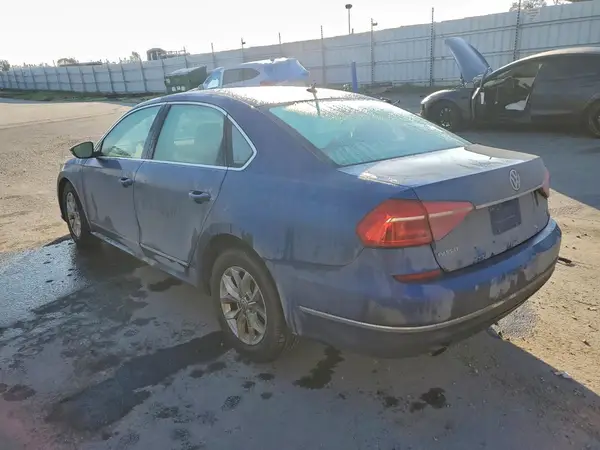 1VWAT7A33GC002666 2016 VOLKSWAGEN PASSAT - Image 2