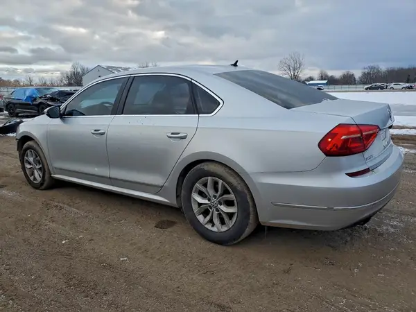 1VWAT7A33GC017023 2016 VOLKSWAGEN PASSAT - Image 2