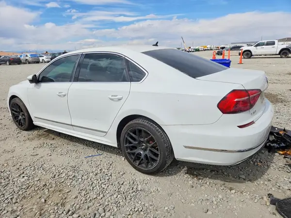1VWAT7A33GC033013 2016 VOLKSWAGEN PASSAT - Image 2