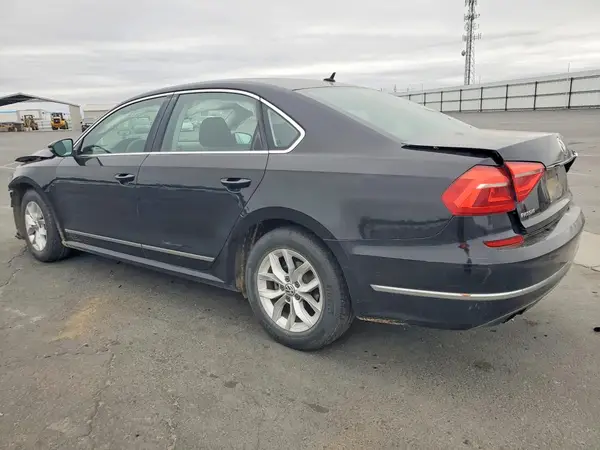 1VWAT7A33GC035943 2016 VOLKSWAGEN PASSAT - Image 2