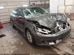 1VWAT7A33GC044724 2016 VOLKSWAGEN PASSAT