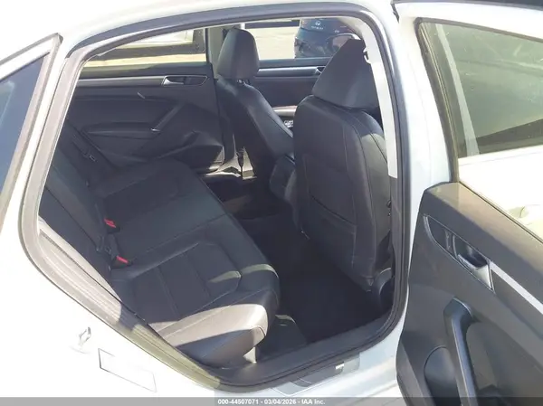 1VWAT7A33GC047297 2016 VOLKSWAGEN PASSAT - Image 8