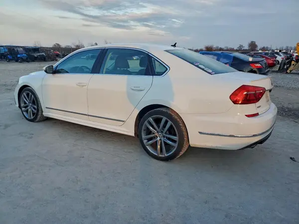 1VWAT7A33GC061359 2016 VOLKSWAGEN PASSAT - Image 2