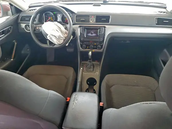 1VWAT7A33HC015693 2017 VOLKSWAGEN PASSAT - Image 8
