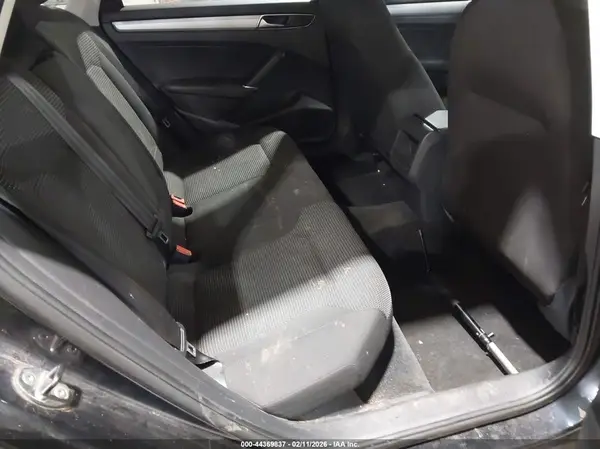 1VWAT7A33HC016519 2017 VOLKSWAGEN PASSAT - Image 8