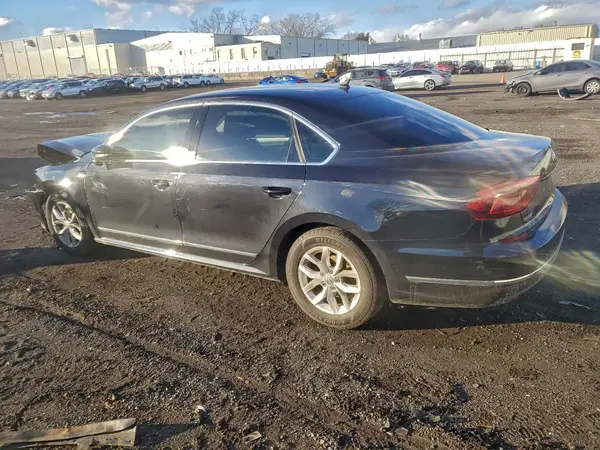 1VWAT7A33HC017752 2017 VOLKSWAGEN PASSAT - Image 2