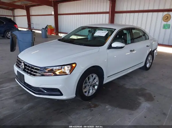 1VWAT7A33HC018139 2017 VOLKSWAGEN PASSAT - Image 2