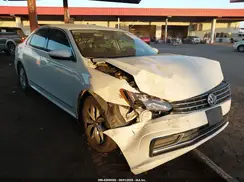 1VWAT7A33HC019579 2017 VOLKSWAGEN PASSAT