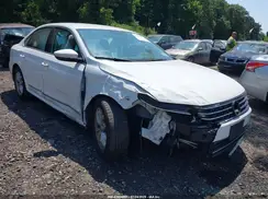1VWAT7A33HC020117 2017 VOLKSWAGEN PASSAT