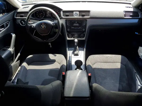 1VWAT7A33HC021946 2017 VOLKSWAGEN PASSAT - Image 8