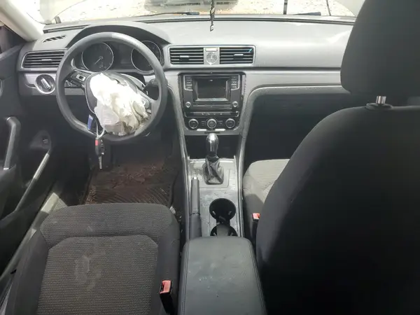 1VWAT7A33HC033823 2017 VOLKSWAGEN PASSAT - Image 8