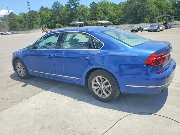 1VWAT7A33HC034311 2017 VOLKSWAGEN PASSAT - Image 2
