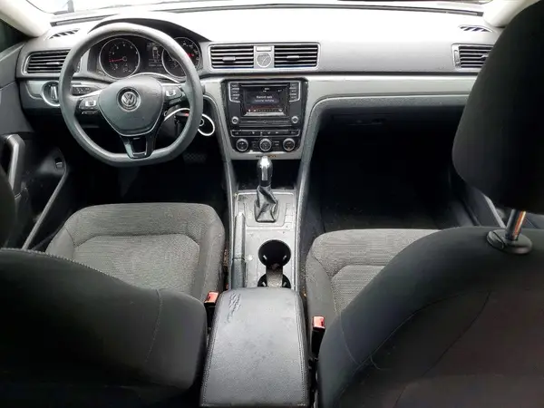 1VWAT7A33HC044076 2017 VOLKSWAGEN PASSAT - Image 8