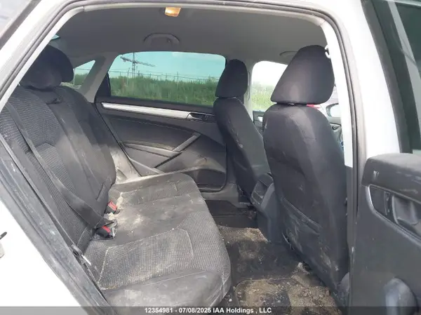 1VWAT7A33HC044983 2017 VOLKSWAGEN PASSAT - Image 8