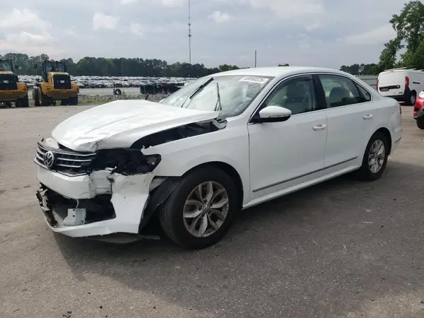 1VWAT7A33HC047009 2017 VOLKSWAGEN PASSAT - Image 1