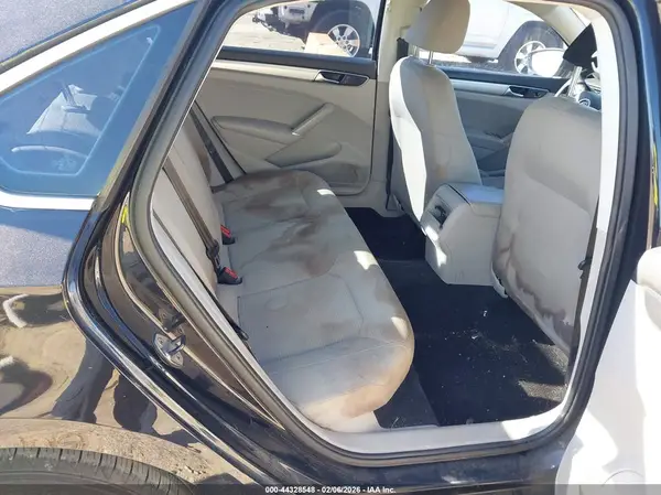 1VWAT7A33HC052856 2017 VOLKSWAGEN PASSAT - Image 8