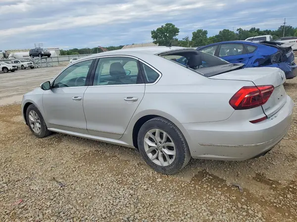 1VWAT7A33HC059399 2017 VOLKSWAGEN PASSAT - Image 2