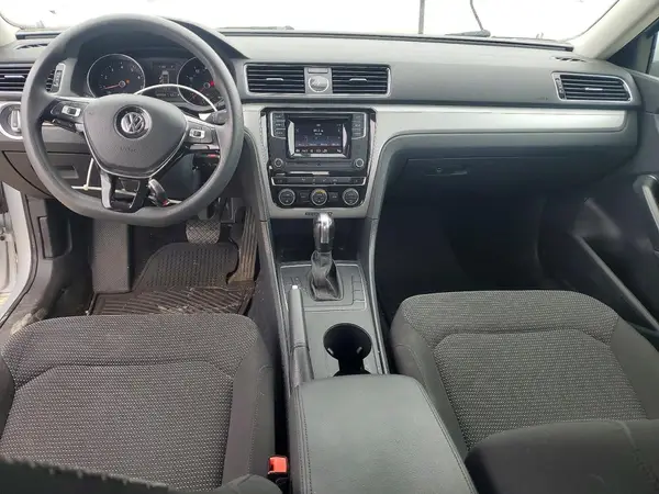 1VWAT7A33HC059399 2017 VOLKSWAGEN PASSAT - Image 8
