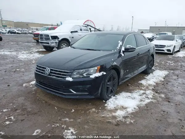 1VWAT7A33HC065719 2017 VOLKSWAGEN PASSAT - Image 2