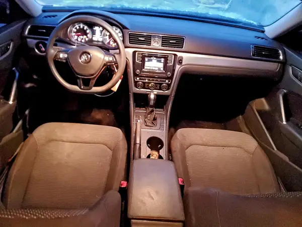 1VWAT7A33HC065882 2017 VOLKSWAGEN PASSAT - Image 8