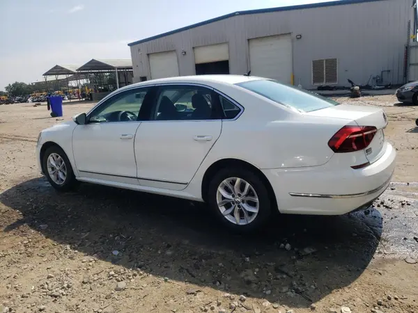 1VWAT7A33HC080950 2017 VOLKSWAGEN PASSAT - Image 2