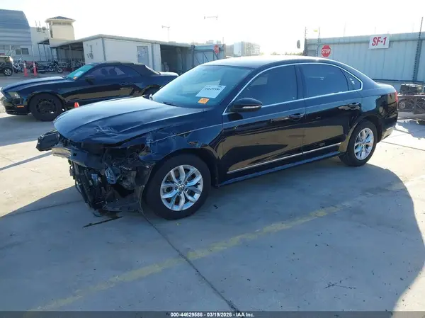 1VWAT7A33HC083461 2017 VOLKSWAGEN PASSAT - Image 2