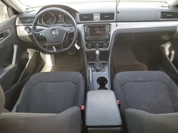 1VWAT7A33HC083881 2017 VOLKSWAGEN PASSAT - Image 8