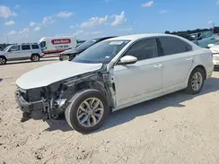 1VWAT7A33HC085632 2017 VOLKSWAGEN PASSAT