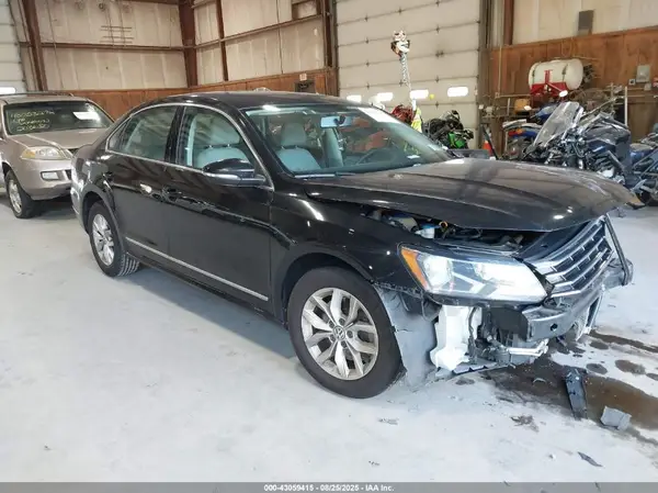 1VWAT7A34GC009397 2016 VOLKSWAGEN PASSAT - Image 1