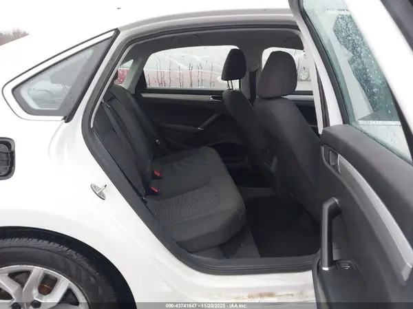 1VWAT7A34GC016205 2016 VOLKSWAGEN PASSAT - Image 8