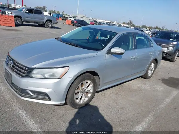 1VWAT7A34GC027012 2016 VOLKSWAGEN PASSAT - Image 2