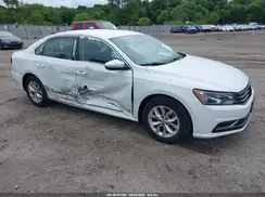 1VWAT7A34GC052878 2016 VOLKSWAGEN PASSAT