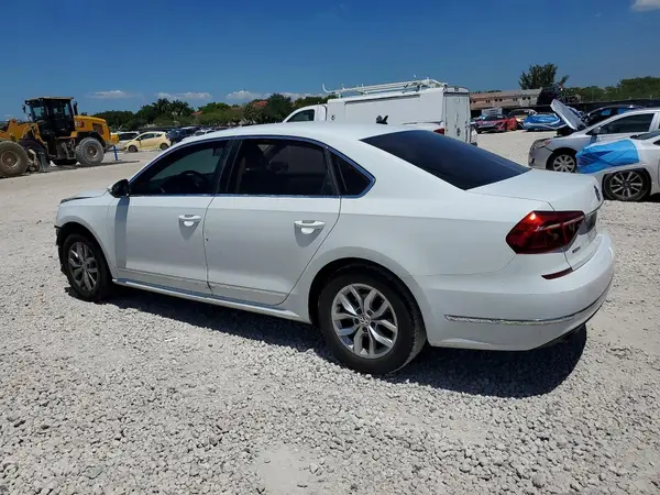 1VWAT7A34HC002919 2017 VOLKSWAGEN PASSAT - Image 2