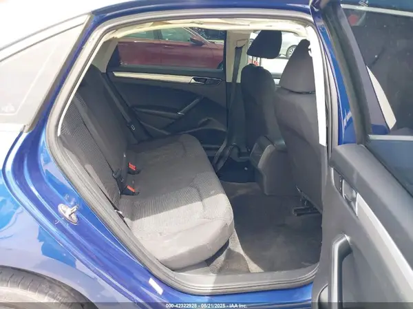 1VWAT7A34HC003813 2017 VOLKSWAGEN PASSAT - Image 8