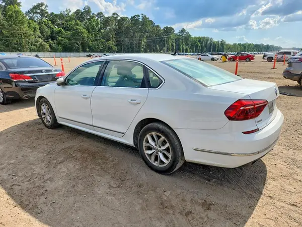1VWAT7A34HC009613 2017 VOLKSWAGEN PASSAT - Image 2