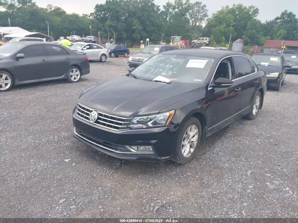 1VWAT7A34HC011183 2017 VOLKSWAGEN PASSAT - Image 2