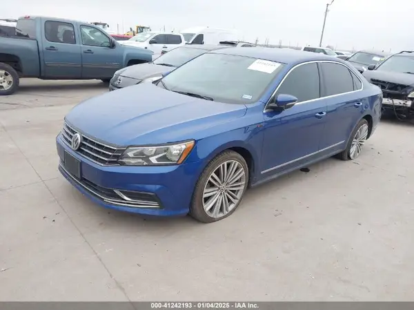 1VWAT7A34HC013662 2017 VOLKSWAGEN PASSAT - Image 2