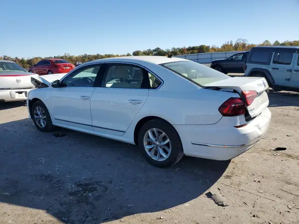 1VWAT7A34HC014438 2017 VOLKSWAGEN PASSAT - Image 2