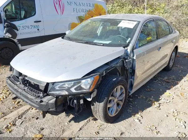 1VWAT7A34HC015394 2017 VOLKSWAGEN PASSAT - Image 2