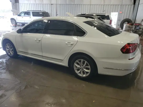 1VWAT7A34HC017341 2017 VOLKSWAGEN PASSAT - Image 2