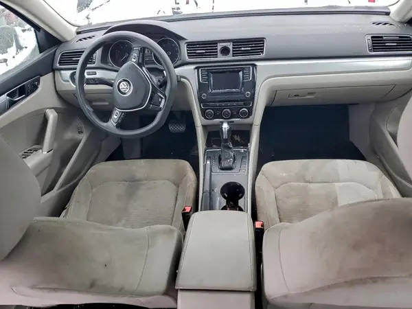 1VWAT7A34HC018019 2017 VOLKSWAGEN PASSAT - Image 8