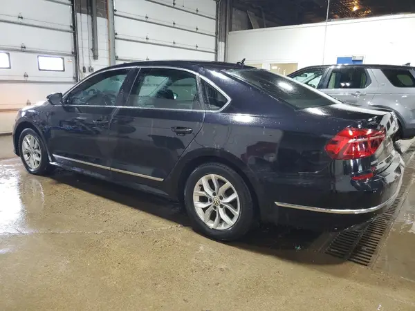1VWAT7A34HC018599 2017 VOLKSWAGEN PASSAT - Image 2
