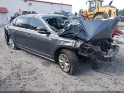 1VWAT7A34HC019686 2017 VOLKSWAGEN PASSAT
